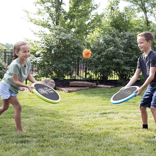 Picture of two kids using the AeroDisk Max